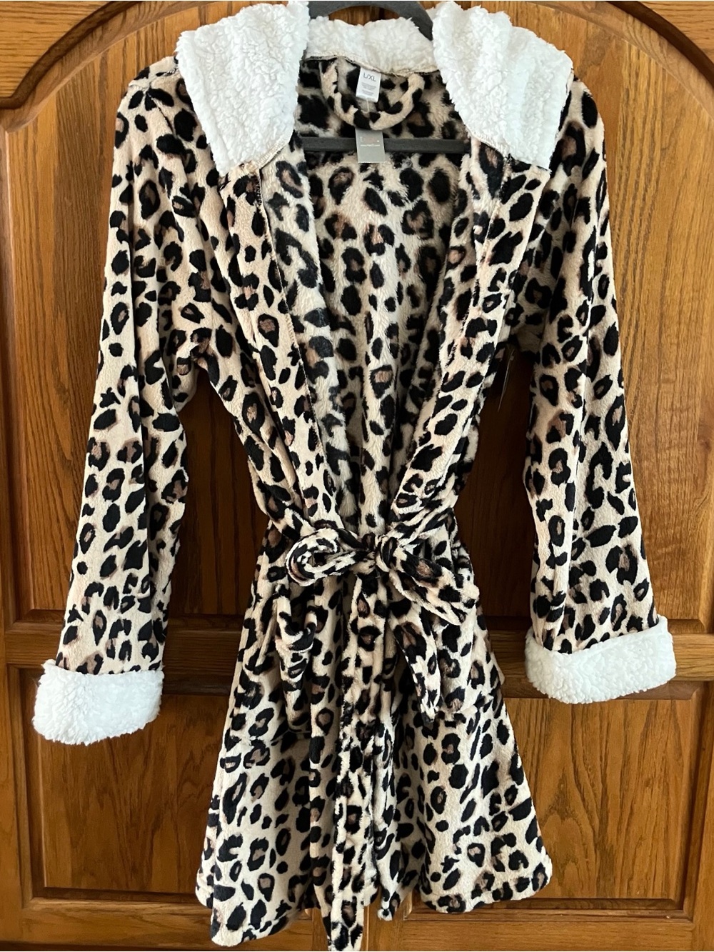NWT Soft Leopard Plush Robe